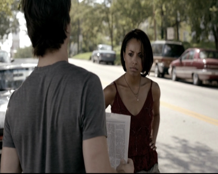 VampireDiariesWorld-dot-nl_6x02YellowLedbetter0591.jpg