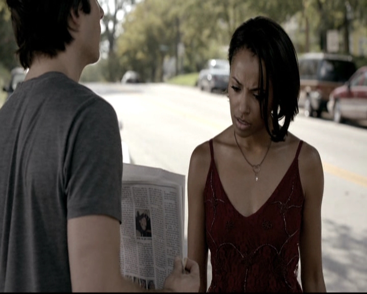 VampireDiariesWorld-dot-nl_6x02YellowLedbetter0598.jpg