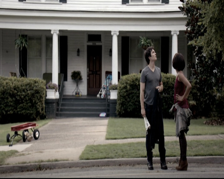 VampireDiariesWorld-dot-nl_6x02YellowLedbetter0609.jpg