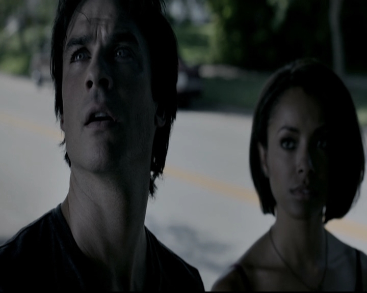 VampireDiariesWorld-dot-nl_6x02YellowLedbetter0618.jpg