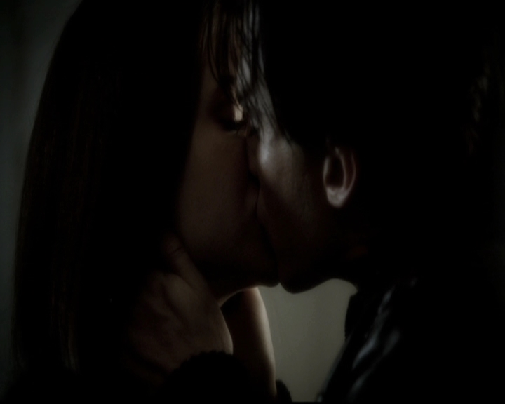 VampireDiariesWorld-dot-nl_6x02YellowLedbetter0637.jpg