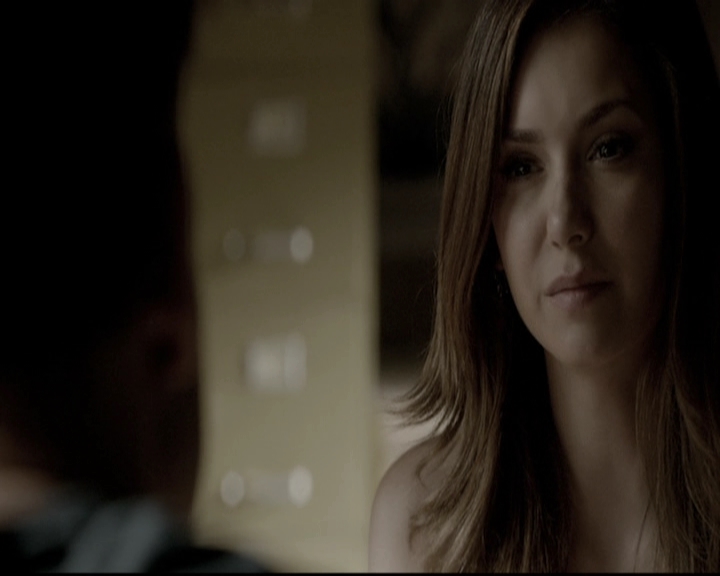 VampireDiariesWorld-dot-nl_6x02YellowLedbetter0643.jpg