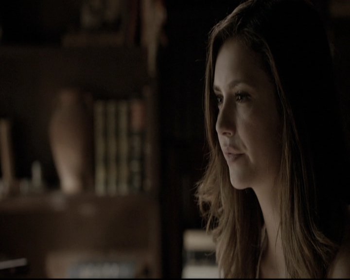 VampireDiariesWorld-dot-nl_6x02YellowLedbetter0654.jpg
