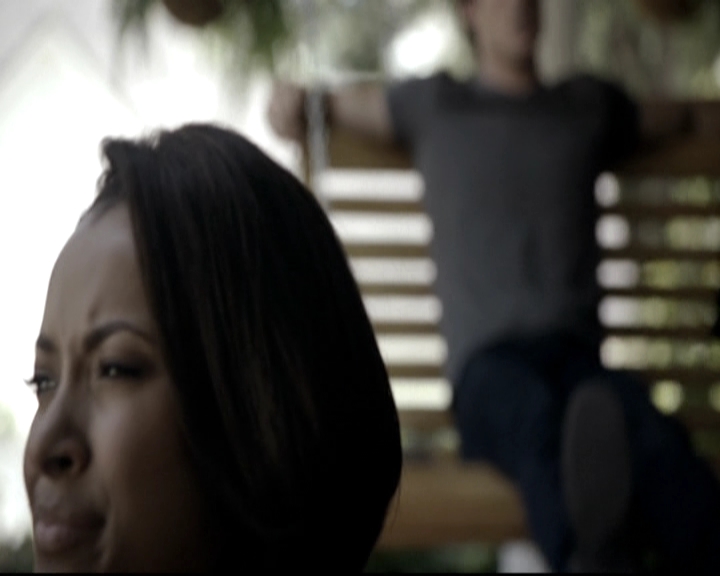 VampireDiariesWorld-dot-nl_6x02YellowLedbetter0673.jpg