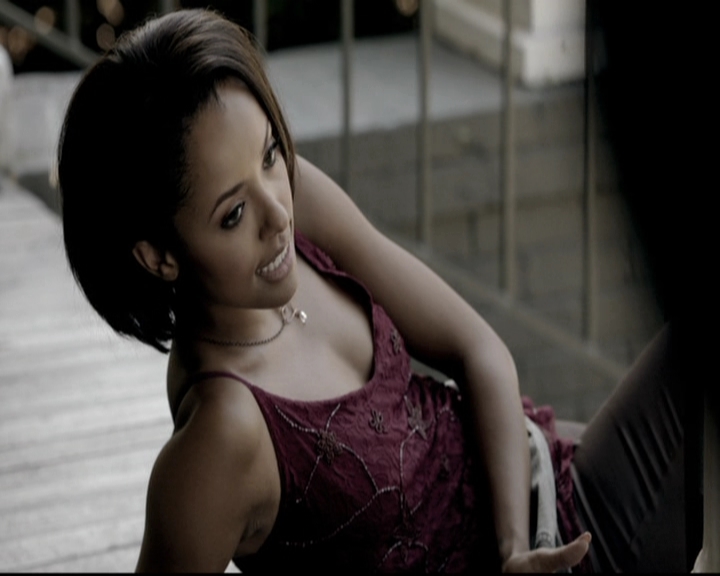 VampireDiariesWorld-dot-nl_6x02YellowLedbetter0689.jpg