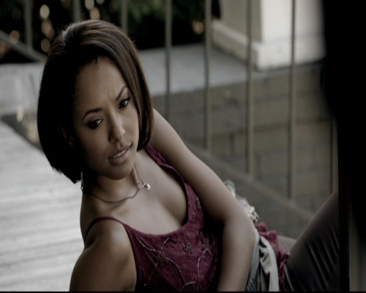 VampireDiariesWorld-dot-nl_6x02YellowLedbetter0695.jpg