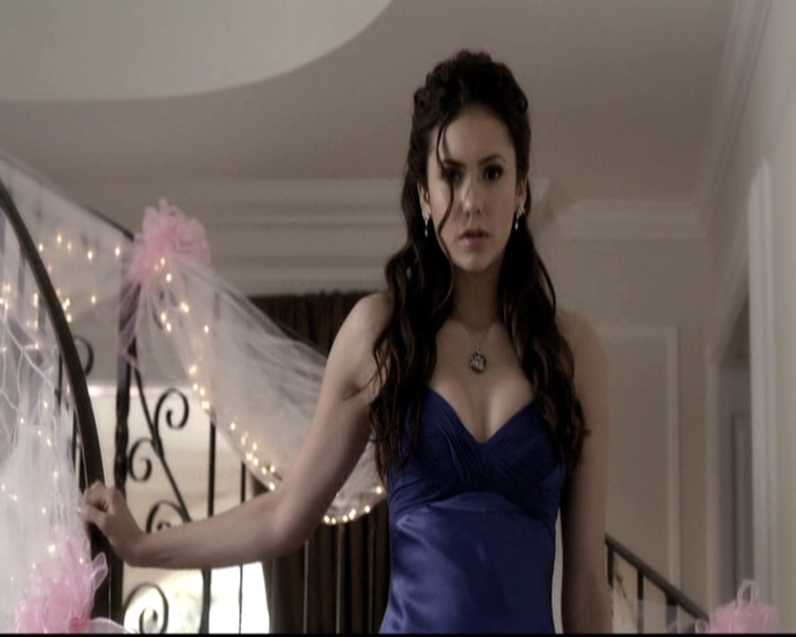 VampireDiariesWorld-dot-nl_6x02YellowLedbetter1212.jpg