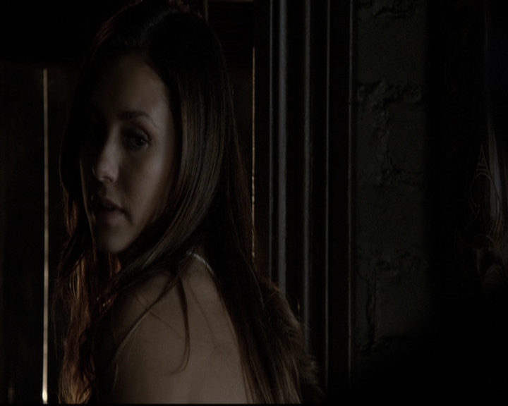 VampireDiariesWorld-dot-nl_6x02YellowLedbetter1232.jpg