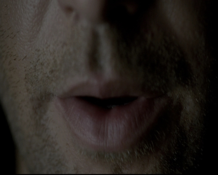 VampireDiariesWorld-dot-nl_6x02YellowLedbetter1246.jpg
