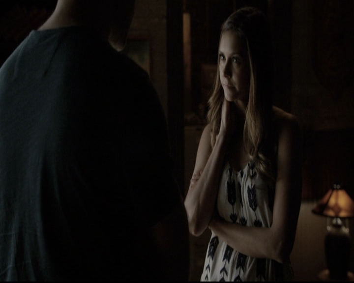 VampireDiariesWorld-dot-nl_6x02YellowLedbetter1298.jpg