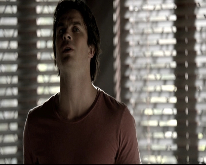 VampireDiariesWorld-dot-nl_6x02YellowLedbetter1368.jpg