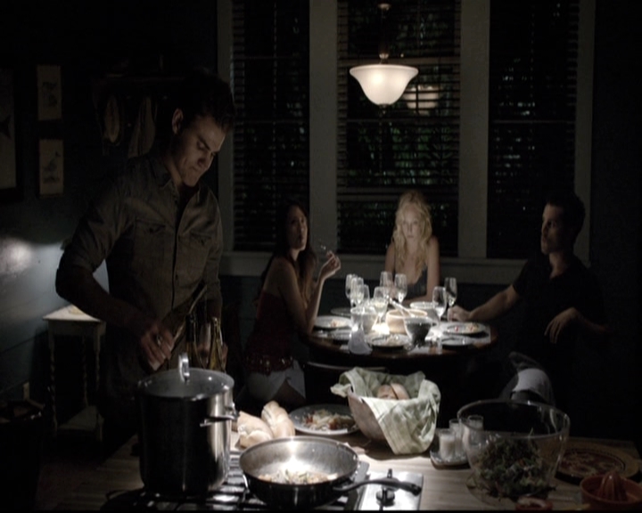 VampireDiariesWorld-dot-nl_6x02YellowLedbetter1392.jpg