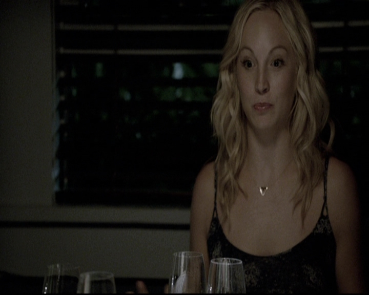 VampireDiariesWorld-dot-nl_6x02YellowLedbetter1404.jpg