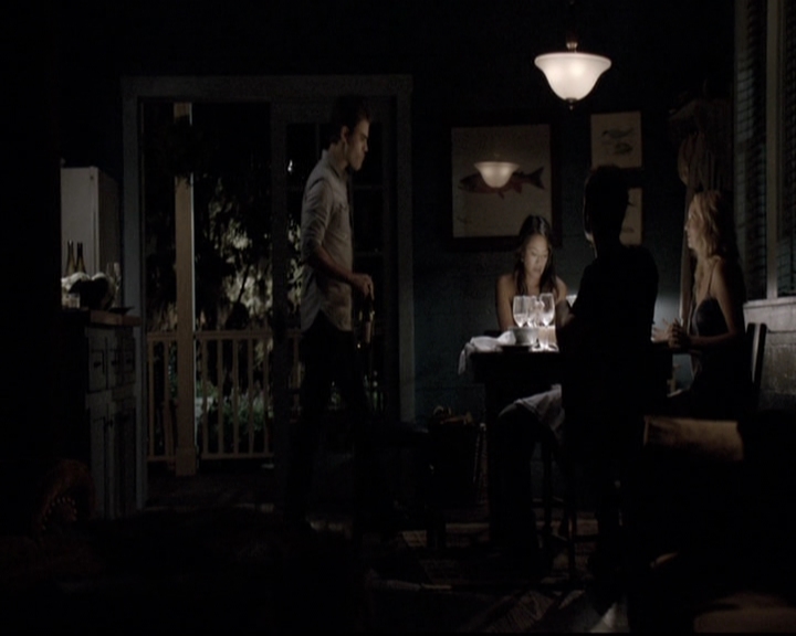 VampireDiariesWorld-dot-nl_6x02YellowLedbetter1405.jpg