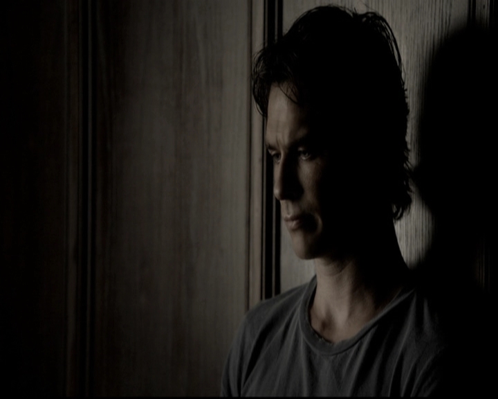 VampireDiariesWorld-dot-nl_6x02YellowLedbetter1746.jpg