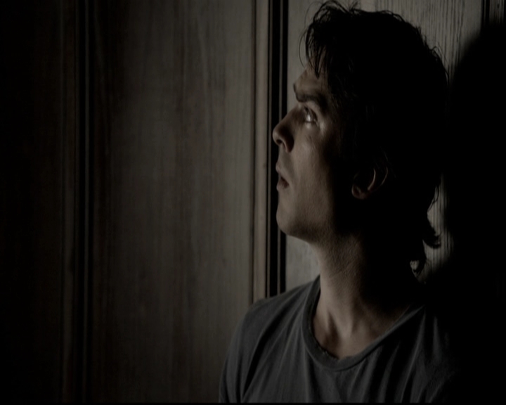 VampireDiariesWorld-dot-nl_6x02YellowLedbetter1748.jpg