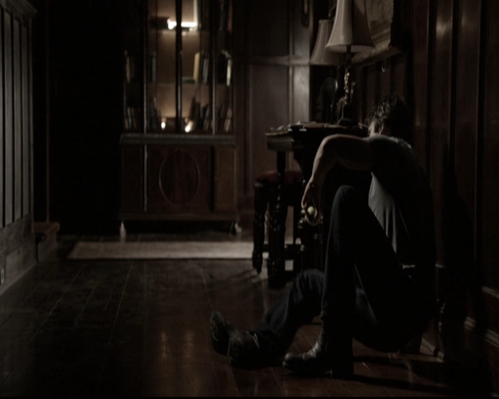 VampireDiariesWorld-dot-nl_6x02YellowLedbetter1750.jpg