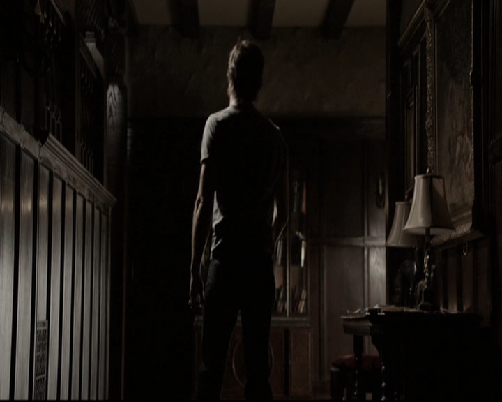 VampireDiariesWorld-dot-nl_6x02YellowLedbetter1754.jpg