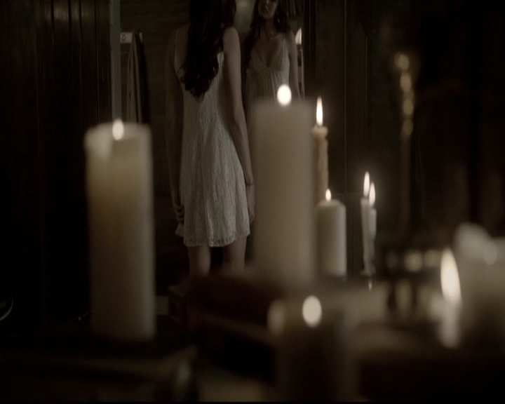 VampireDiariesWorld-dot-nl_6x02YellowLedbetter1755.jpg