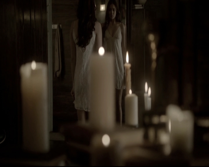 VampireDiariesWorld-dot-nl_6x02YellowLedbetter1756.jpg