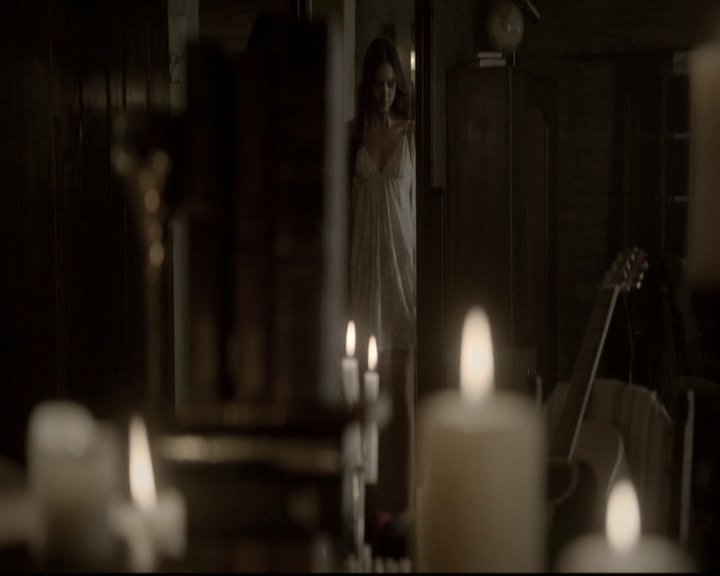 VampireDiariesWorld-dot-nl_6x02YellowLedbetter1760.jpg