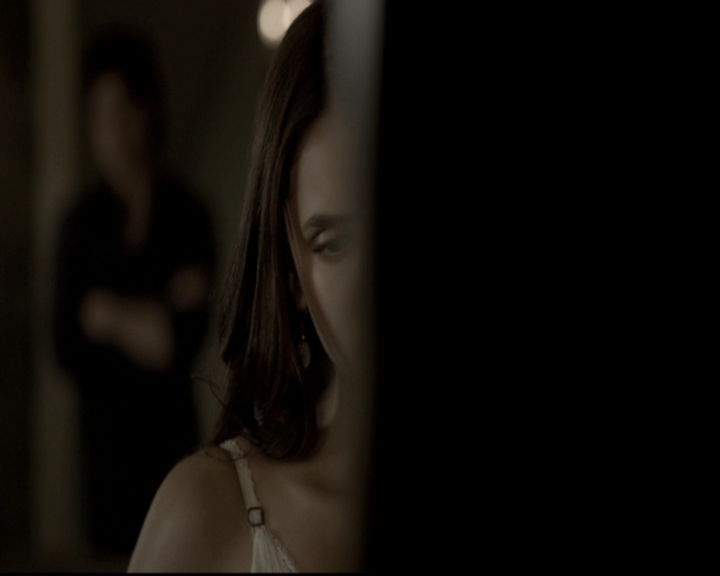 VampireDiariesWorld-dot-nl_6x02YellowLedbetter1761.jpg