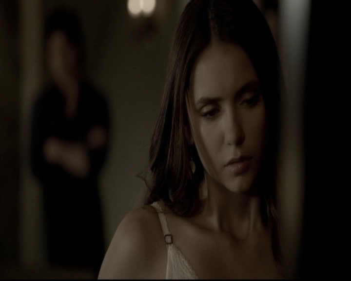 VampireDiariesWorld-dot-nl_6x02YellowLedbetter1762.jpg