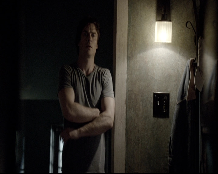 VampireDiariesWorld-dot-nl_6x02YellowLedbetter1769.jpg