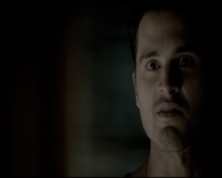 VampireDiariesWorld-dot-nl_6x02YellowLedbetter2039.jpg