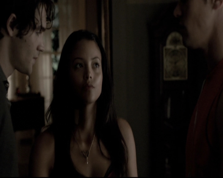 VampireDiariesWorld-dot-nl_6x02YellowLedbetter2146.jpg