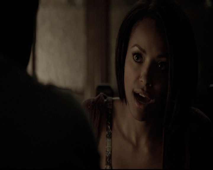 VampireDiariesWorld-dot-nl_6x02YellowLedbetter2309.jpg