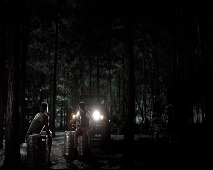 VampireDiariesWorld-dot-nl_6x03WelcomeToParadise1988.jpg