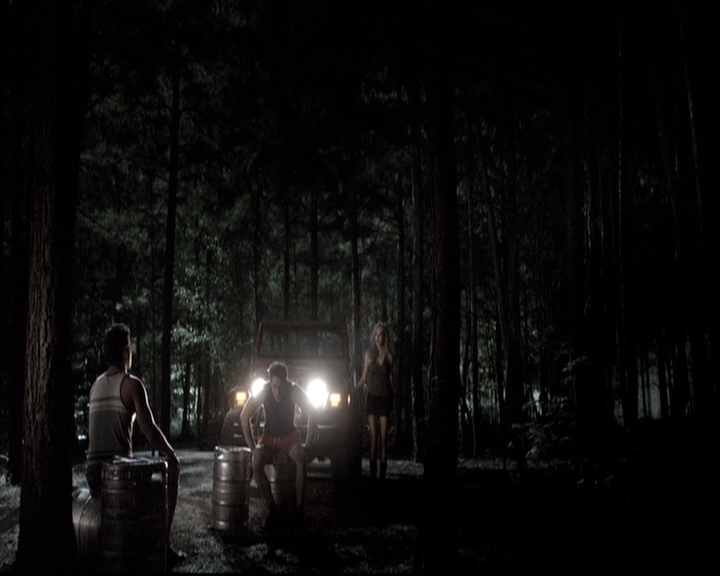 VampireDiariesWorld-dot-nl_6x03WelcomeToParadise1990.jpg