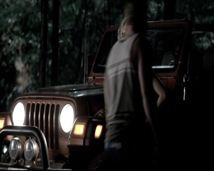VampireDiariesWorld-dot-nl_6x03WelcomeToParadise2005.jpg