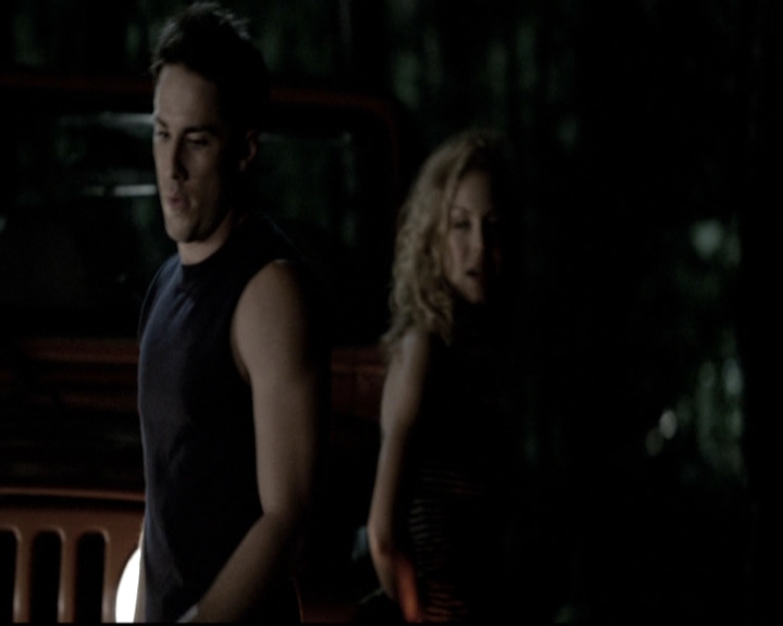 VampireDiariesWorld-dot-nl_6x03WelcomeToParadise2019.jpg