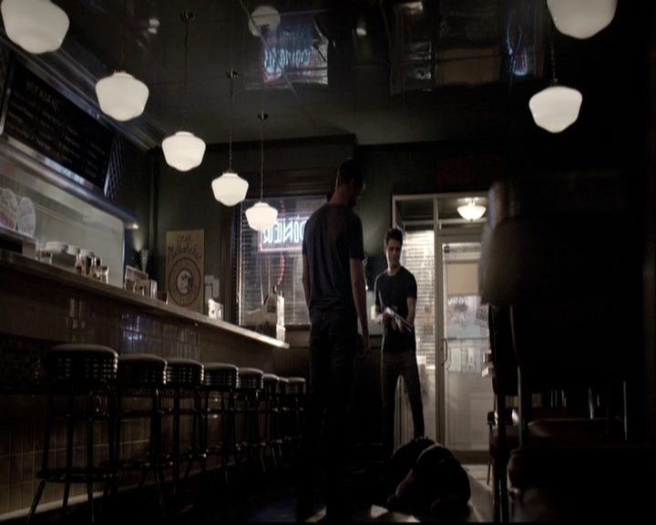 VampireDiariesWorld-dot-nl_6x03WelcomeToParadise2253.jpg VampireDiariesWorld-dot-nl_6x03WelcomeToParadise2253.jpg