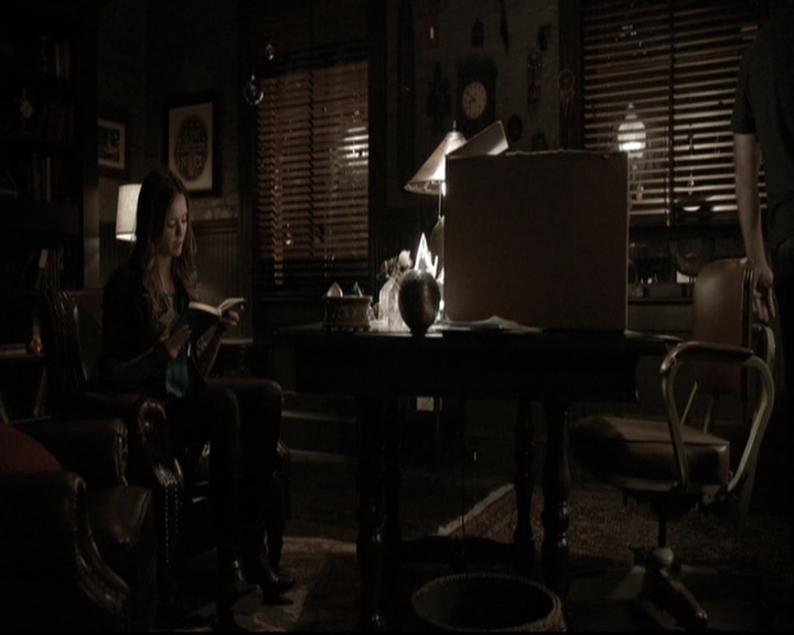 VampireDiariesWorld-dot-nl_6x04BlackHoleSun2036.jpg