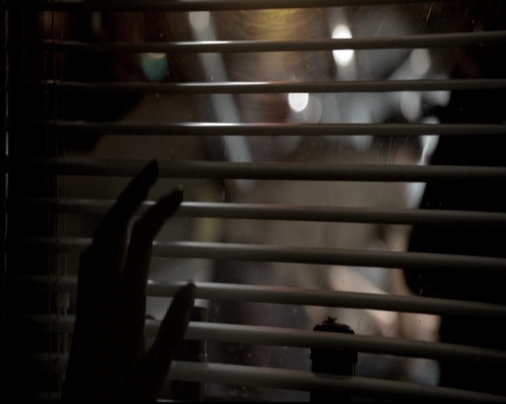 VampireDiariesWorld-dot-nl_6x04BlackHoleSun2215.jpg