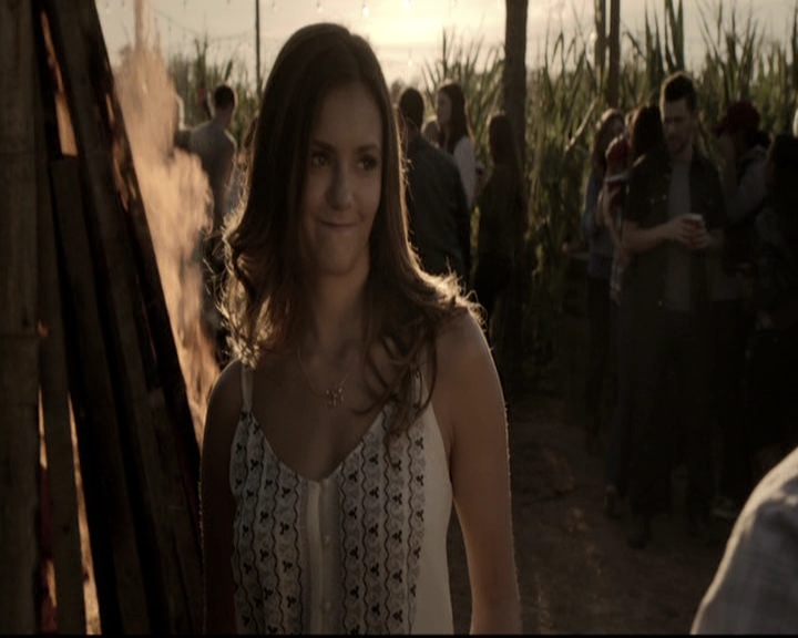 VampireDiariesWorld-dot-nl_6x05The_WorldHasTurnedAndLeftMeHere0619.jpg