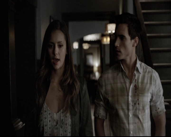 VampireDiariesWorld-dot-nl_6x05The_WorldHasTurnedAndLeftMeHere2003.jpg