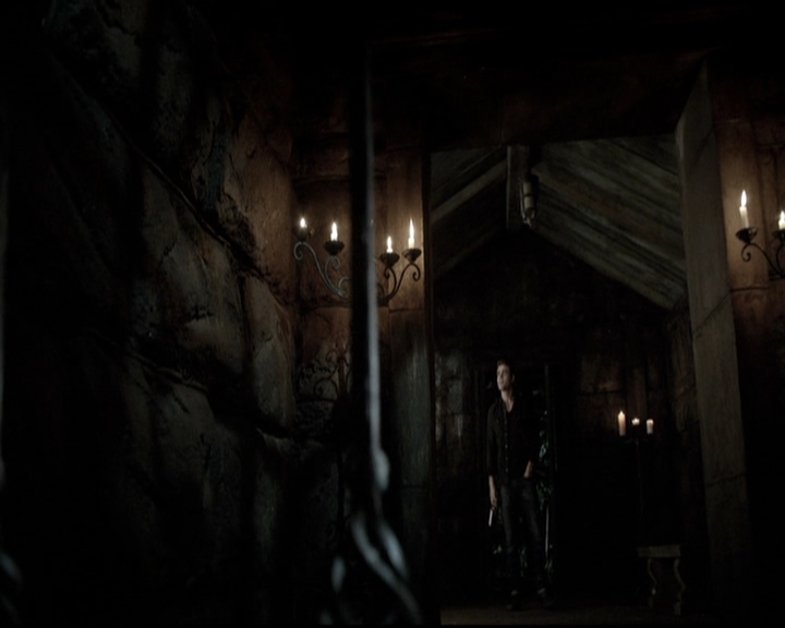 VampireDiariesWorld-dot-nl_6x05The_WorldHasTurnedAndLeftMeHere2162.jpg