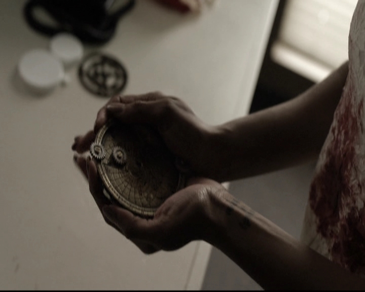 VampireDiariesWorld-dot-nl_6x07DoYouRememberTheFirstTime1104.jpg