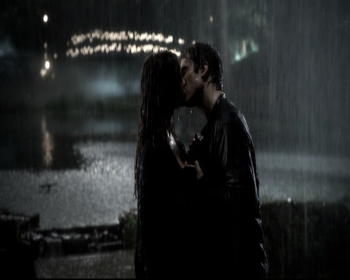 VampireDiariesWorld-dot-nl_6x07DoYouRememberTheFirstTime2200.jpg