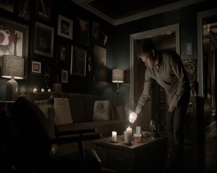 VampireDiariesWorld-dot-nl_6x09IAlone0000.jpg