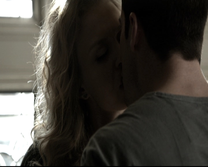 VampireDiariesWorld-dot-nl_6x09IAlone0323.jpg