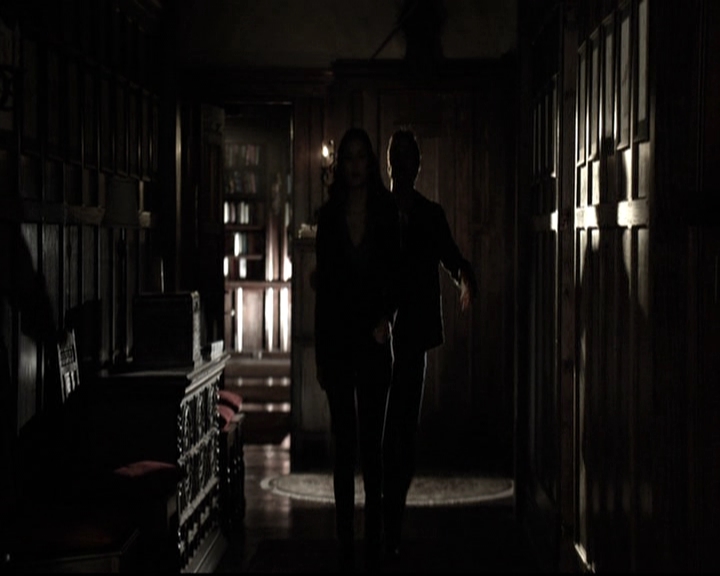 VampireDiariesWorld-dot-nl_6x09IAlone1156.jpg