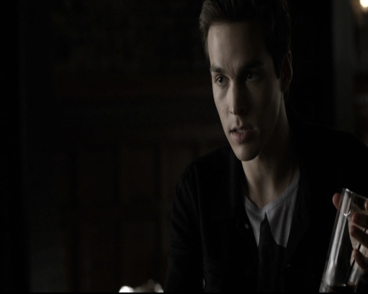 VampireDiariesWorld-dot-nl_6x09IAlone1285.jpg