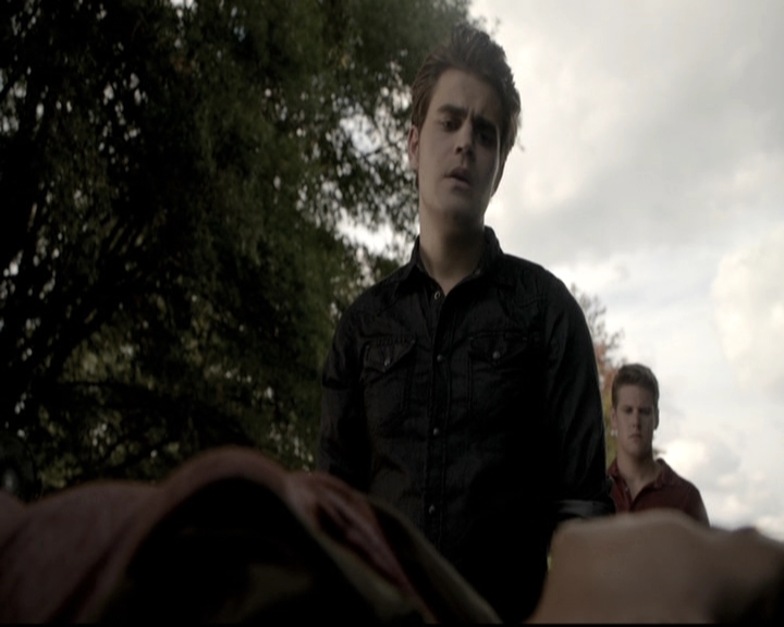 VampireDiariesWorld-dot-nl_6x09IAlone1990.jpg