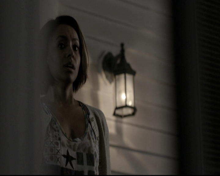 VampireDiariesWorld-dot-nl_6x09IAlone2202.jpg
