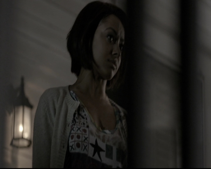 VampireDiariesWorld-dot-nl_6x09IAlone2211.jpg